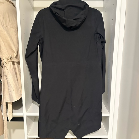 Lululemon rain rebel jacket - Picture 3 of 4